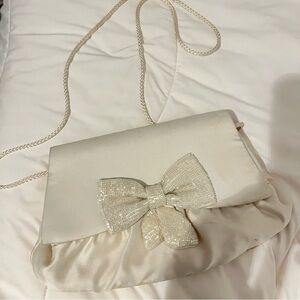 La Regale Handmade Cream Bow Clutch